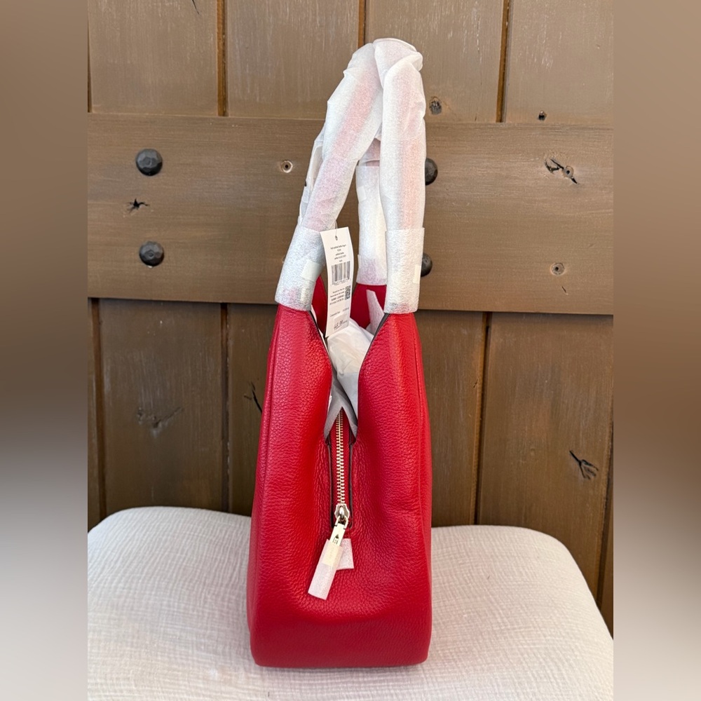 Kate Spade Kayla Large Triple Compartment Shoulder Bag
New $459 originally - Picture 10 of 11